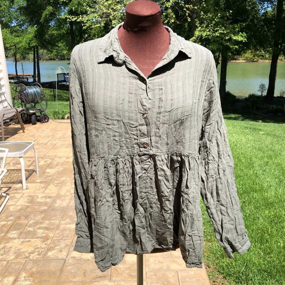 Babydoll button down American Eagle green size L